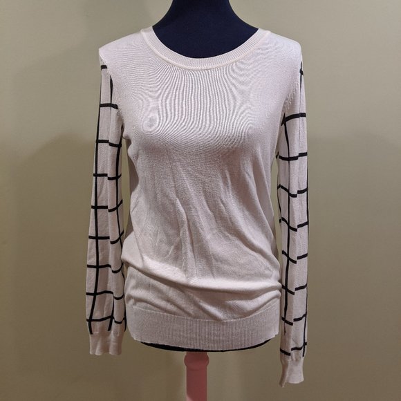 Forever21 Black and White Sweater - Picture 1 of 7